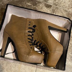 Deb Brown Lace-Up Platform Ankle Boots with Black Laces